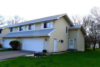 4143 Shirlee Ln, Saint Paul, MN 55126-6426