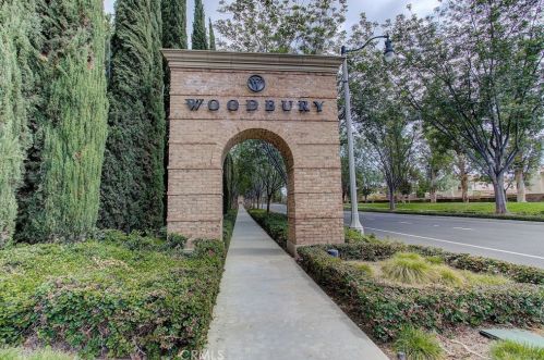 75 Long Mdw, Irvine CA  92620-2825 exterior