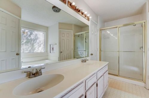 5187 Mdw Ct, Fort Worth TX  76112-3865 exterior