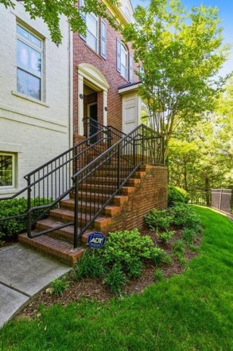 329 Le Gran Bnd, Atlanta, GA 30328-6238