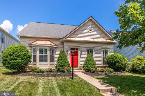 9517 Moonen Bay Ln, Bristow, VA 20136-3515