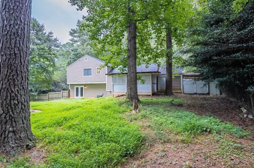 107 Parkview Dr, Stockbridge GA  30281-1112 exterior