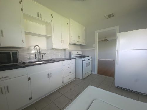 3916 Locke Ave, Fort Worth TX  76107-5514 exterior