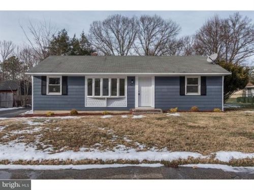 9 Temple Ave, Stratford, NJ 08084-2022