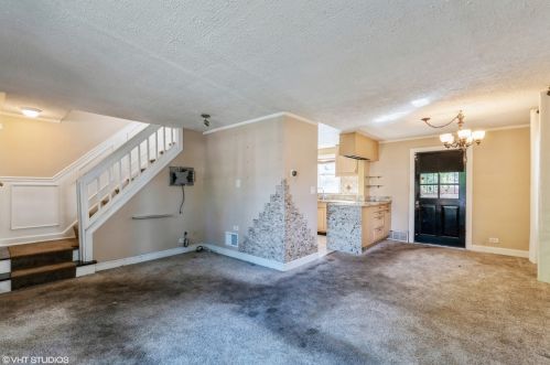 3813 Kirk St, Skokie, IL 60076-3419