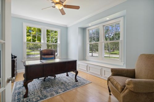 267 Middaugh Rd, Willowbrook IL  60514-1067 exterior