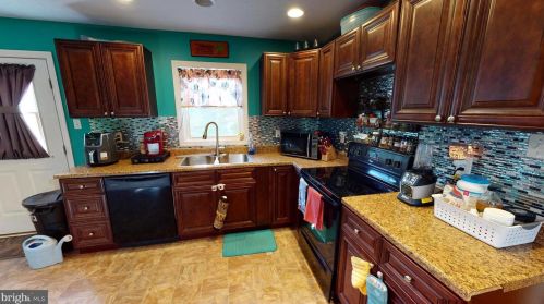 3332 Mountain Rd, Wardensville WV 26851-8279 exterior