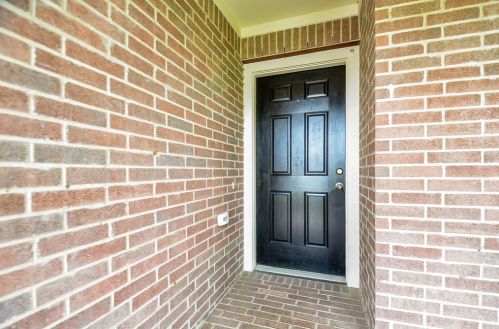 5618 Walnut Glen Ln, Richmond TX  77471-2683 exterior