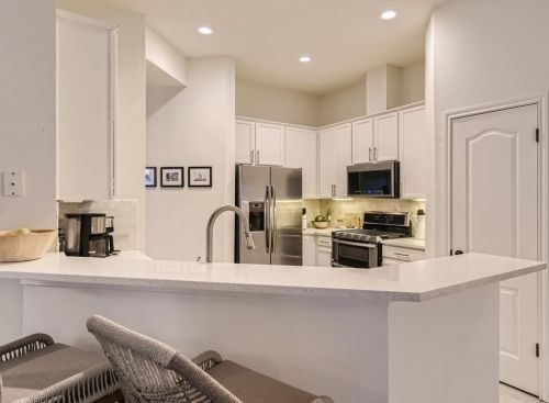 8532 Copano Dr, Austin TX  78749-3890 exterior