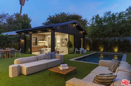 15754 Morrison St, Van Nuys CA  91436-1544 exterior