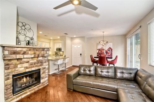 3065 Via Maximo, Carlsbad, CA 92009-3050