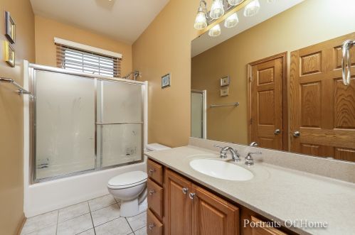 1003 Prairieview Pkwy, Pingree Grove IL  60140-8256 exterior