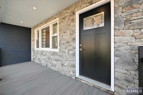 25 1st St, Dumont, NJ 07628-3309