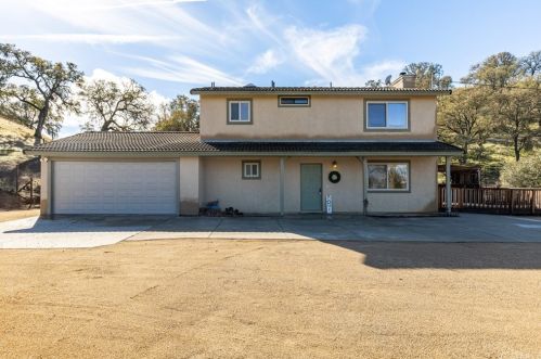7870 Blue Moon Rd, Lake Nacimiento, CA 93446-6346