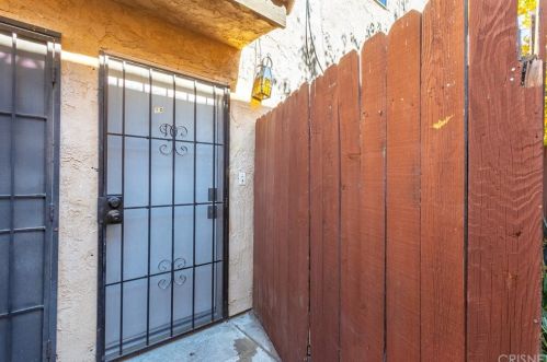 9019 Cedros Ave, Van Nuys CA  91402-1666 exterior