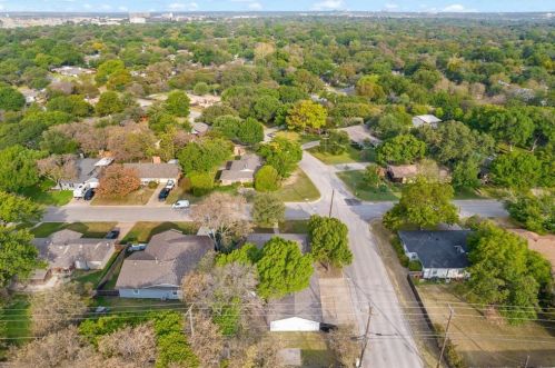 4801 Selkirk Dr, Fort Worth TX  76109-5043 exterior