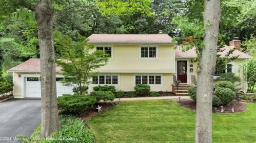 37 Harreton Rd, Allendale, NJ 07401-1317