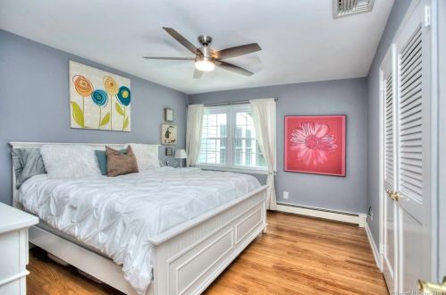 17 Morand Ln, Wilton CT  06897-4112 exterior