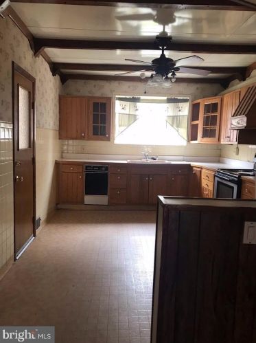 2526 10th St, Philadelphia, PA 19148-4425