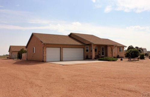 1456 Kiva Dr, Pueblo, CO 81007-6562