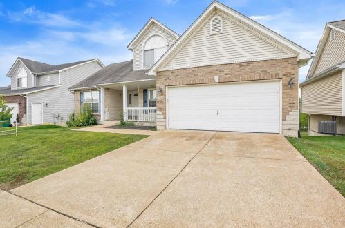 138 Winter Lake Blvd, Fenton, MO 63026-8012