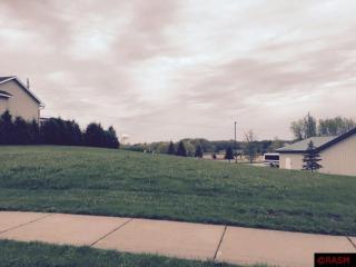 112 Skylark Dr, Mankato, MN 56001-5361