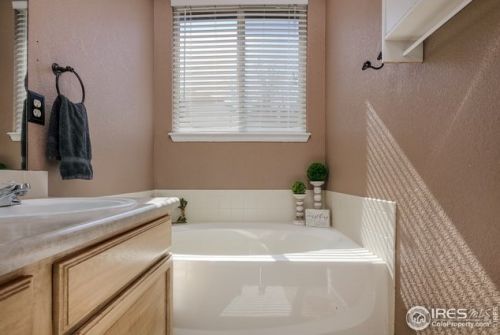 338 Graham Ln, Loveland CO exterior