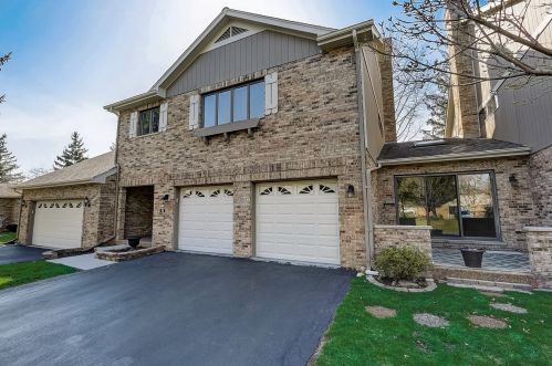 46 Castle Rock Ln, Hanover Park, IL 60108-1267