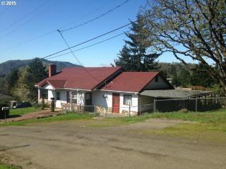 812 Jackson St, Roseburg, OR 97470-2115