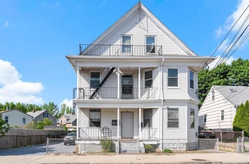 66 Farmington Ave, Providence, RI 02909-5408