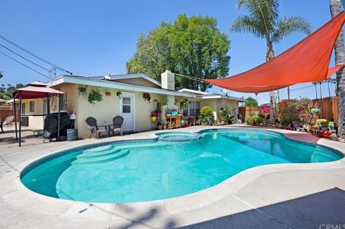 10054 Shady View St, Riverside CA  92503-5442 exterior