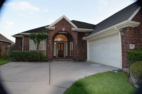12327 Maple Leaf Ln, Stafford, TX 77477-1693