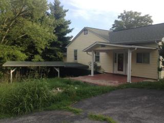 329 Calla Ln, Powell, TN 37849-3410