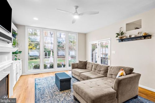 646 Maple Ave, Tavistock NJ 08033-1147 exterior