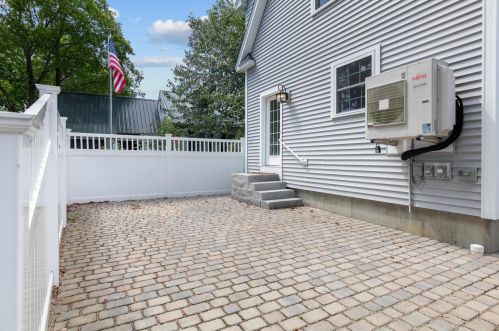 14 Elm St, Goffstown, NH 03045-1903