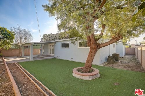 2661 Yale Ave, Anaheim CA  92801-4895 exterior