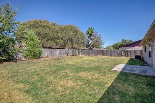 2212 Mockingbird Ln, Morgans Point TX 77571-2542 exterior