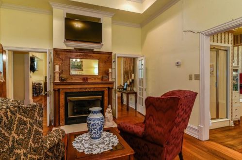 605 Bond St, Whitewright TX 75491-2212 exterior