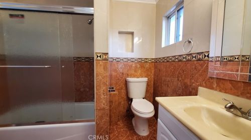 1867 Beacon Ave, Anaheim CA  92804-4562 exterior