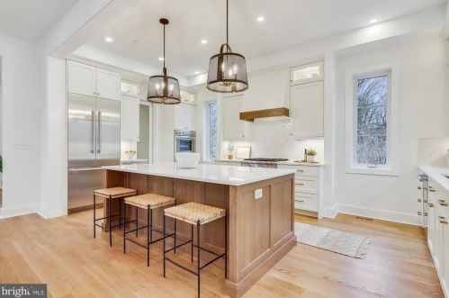 106 Geneva Ave, Silver Spring MD  20910-5105 exterior