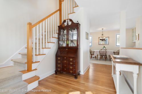 1666 End Dr, Point Pleasant Beach, NJ 08742-5141