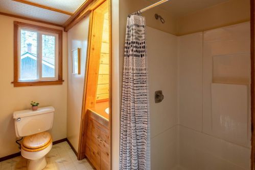 11665 Silverfir Dr, Truckee CA  96161-3207 exterior