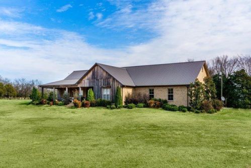 2186 Pope Water Valley Rd, Pope, MS 38658-2518