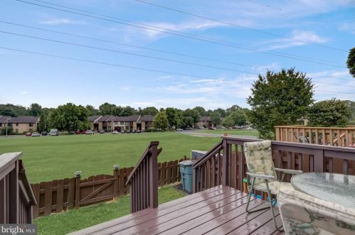 4 Crawford Ct, Trenton NJ  08690-3618 exterior