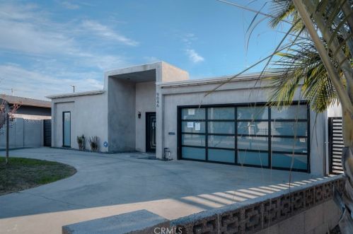 9046 Lindsey Ave, Downey, CA 90240-2420