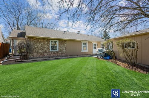 1184 Princeton Dr, Hanover Park, IL 60103-5726