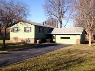 445 Donald St, Hinckley, IL 60520-9408