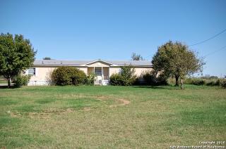1415 County Road 2005, Pearsall, TX 78061-5415