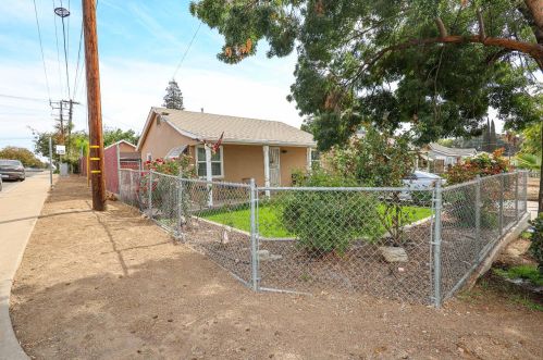802 Santa Cruz Ave, Modesto, CA 95354-4259