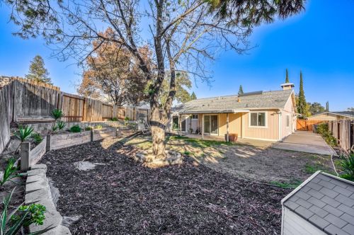 7087 Canevalley Cir, Citrus Heights CA  95621-0252 exterior